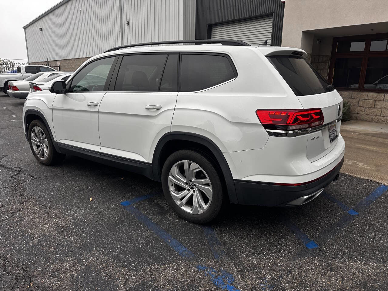 Used 2021 Volkswagen Atlas SE w/ Panoramic Sunroof Package image 4
