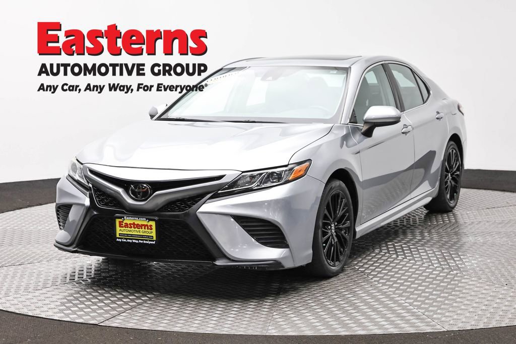 Used 2019 Toyota Camry SE FWD image 1