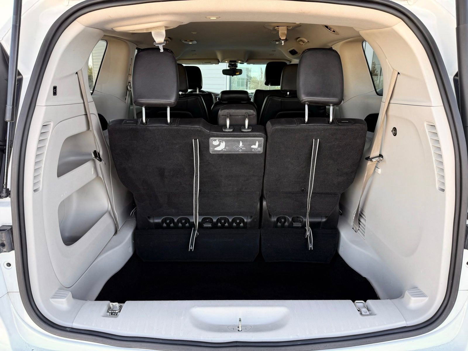 Used 2018 Chrysler Pacifica Touring-L image 52