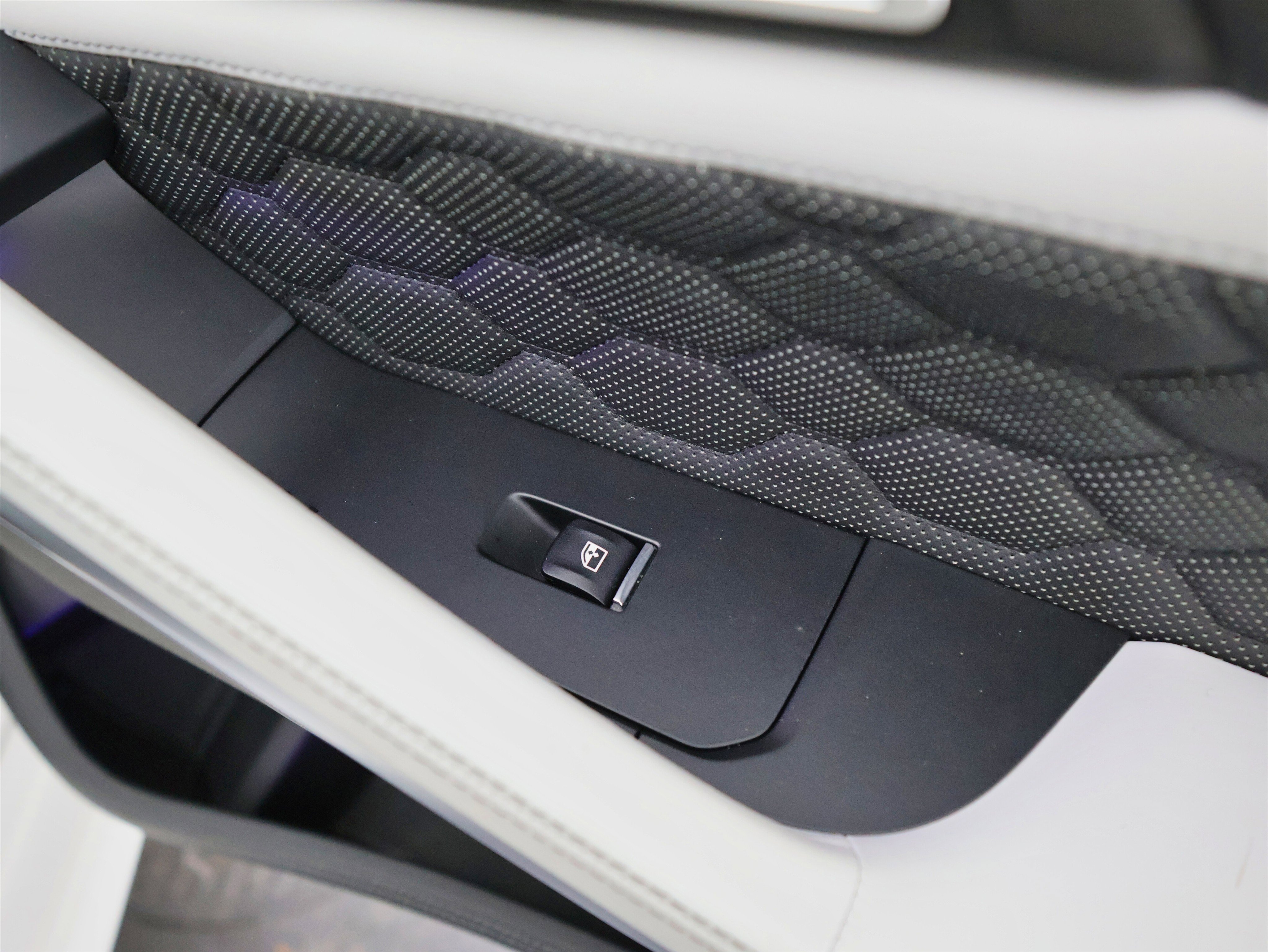 Used 2021 BMW X6 M w/ Executive Package image 52