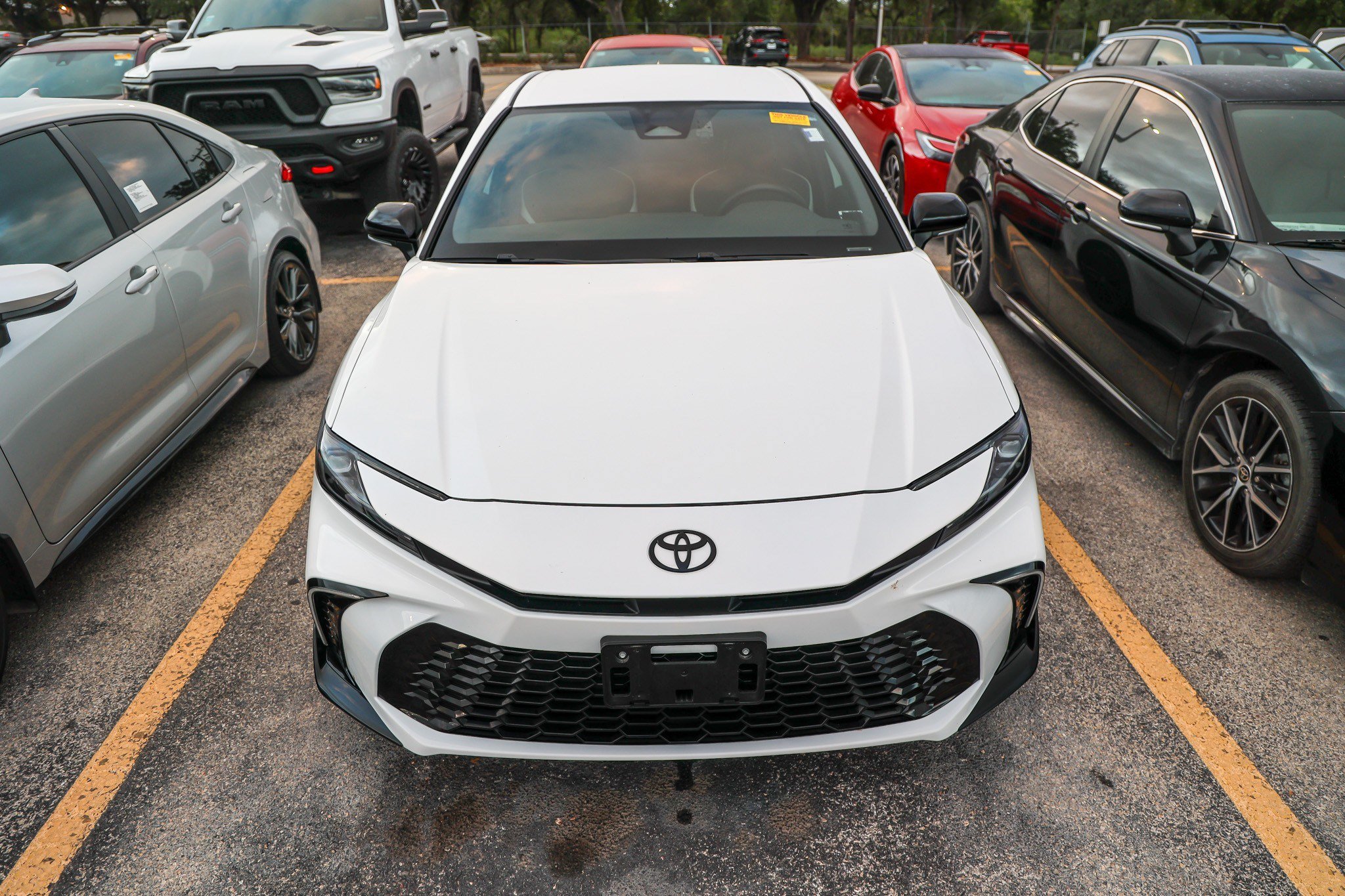 Used 2026 Toyota Camry Hybrid w/ Convenience Package FWD image 5