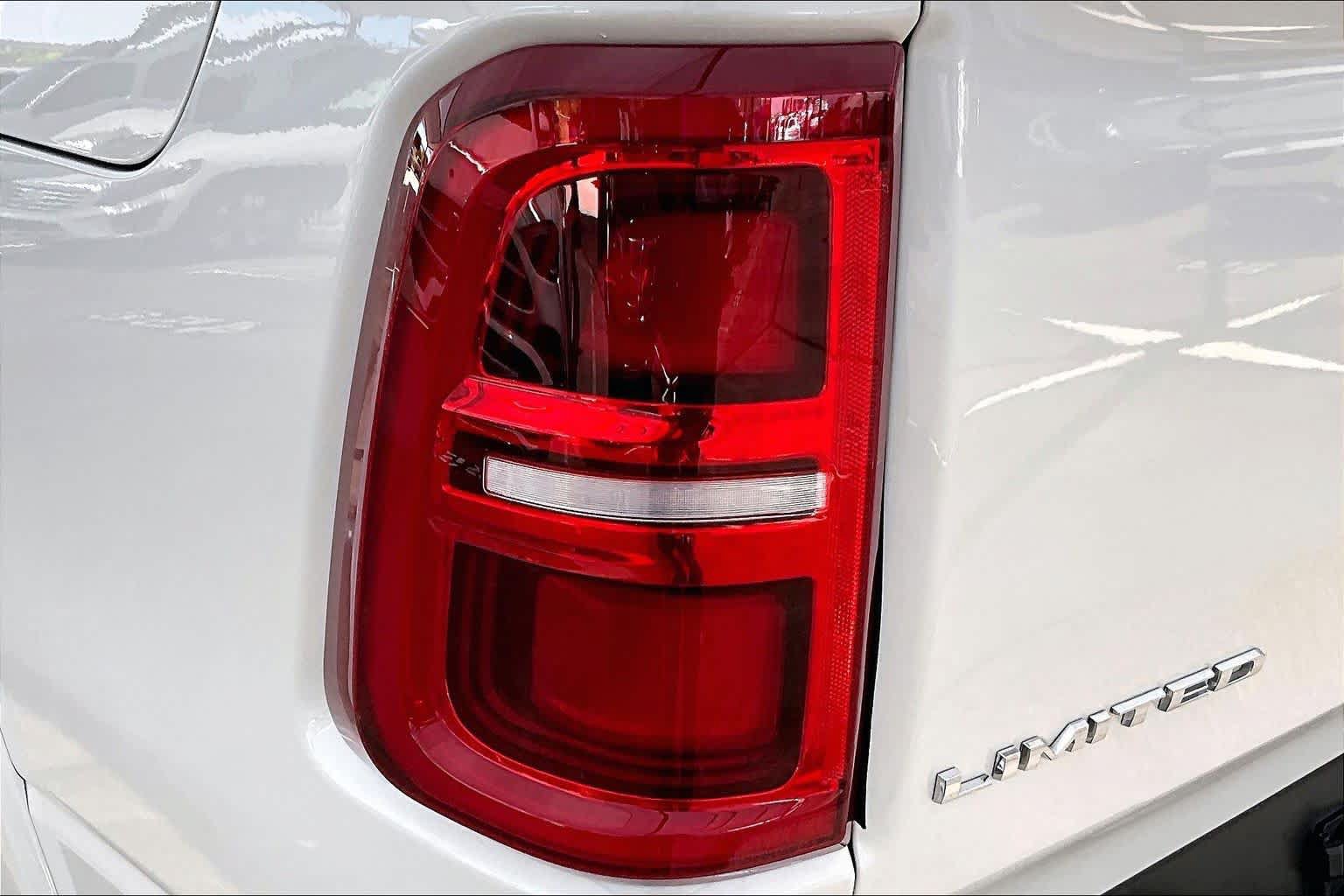 Used 2025 RAM 1500 Limited AWD/4WD image 28