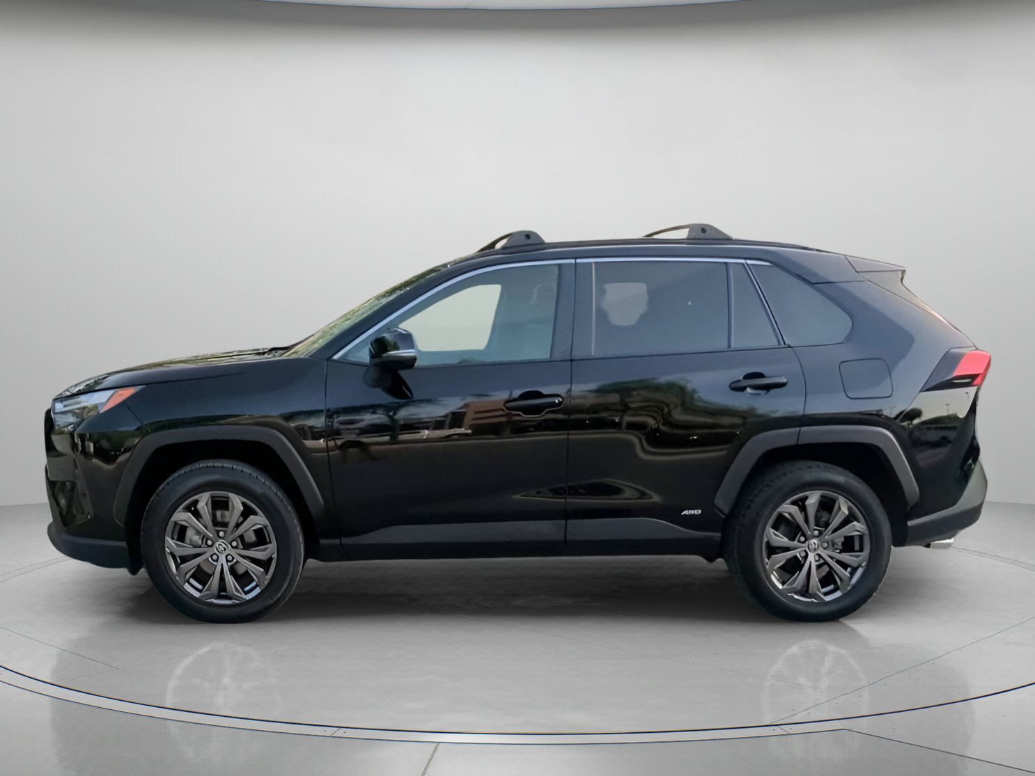 Used 2023 Toyota RAV4 XLE Premium AWD/4WD image 16