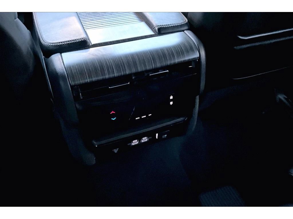 Used 2024 Jeep Wagoneer L Series II w/ Flexible Seating Group image 32