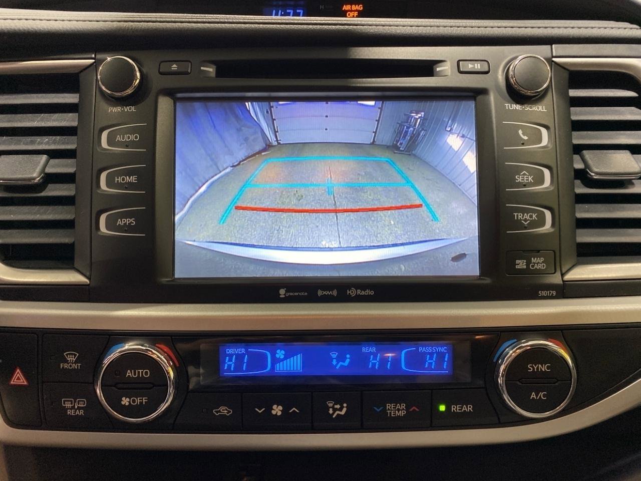 Used 2017 Toyota Highlander XLE image 17