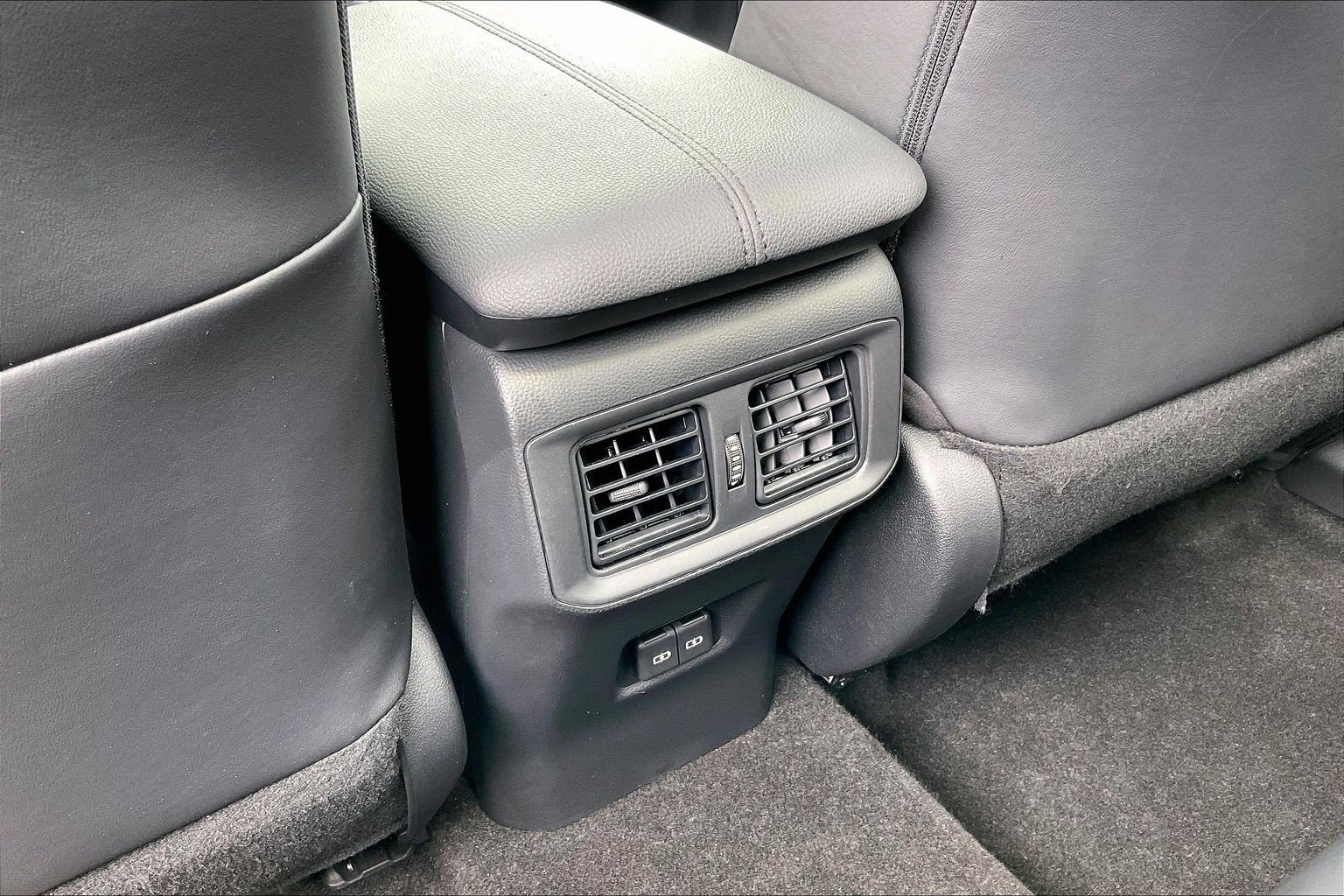 Used 2023 Toyota RAV4 XSE AWD/4WD image 40