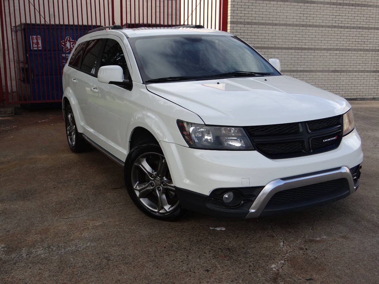 Used 2017 Dodge Journey Crossroad FWD image 1