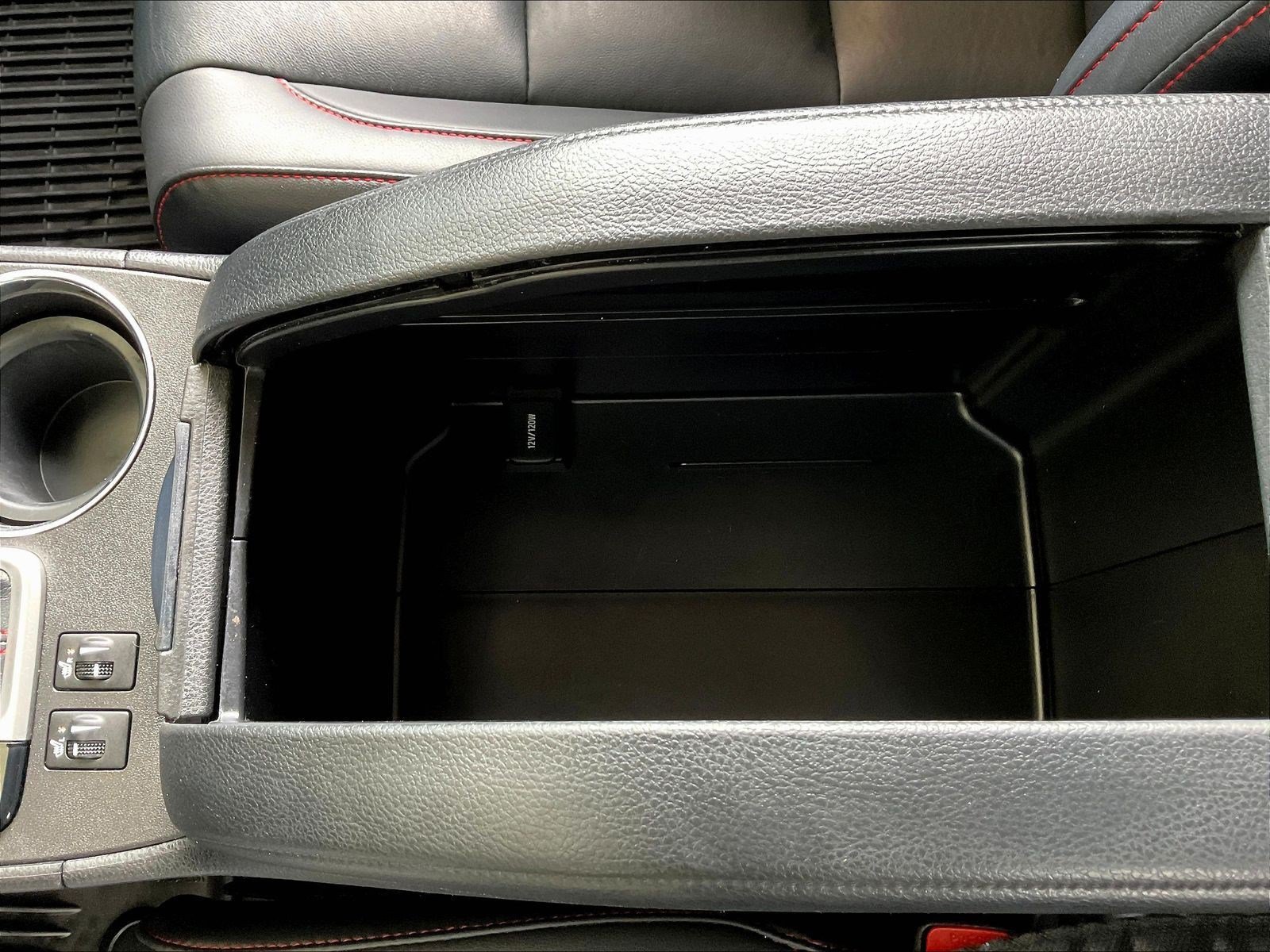 Used 2019 Toyota Highlander SE AWD/4WD image 16