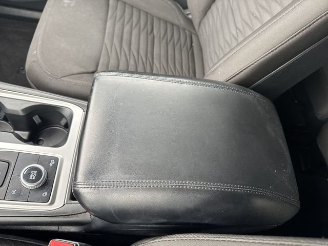 Used 2020 Ford Explorer XLT image 20