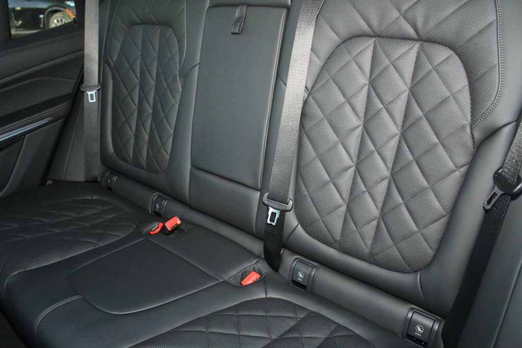 New 2026 BMW X5 xDrive50e image 19