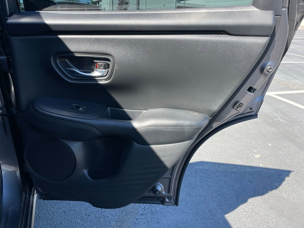 Certified 2025 Honda HR-V LX image 34