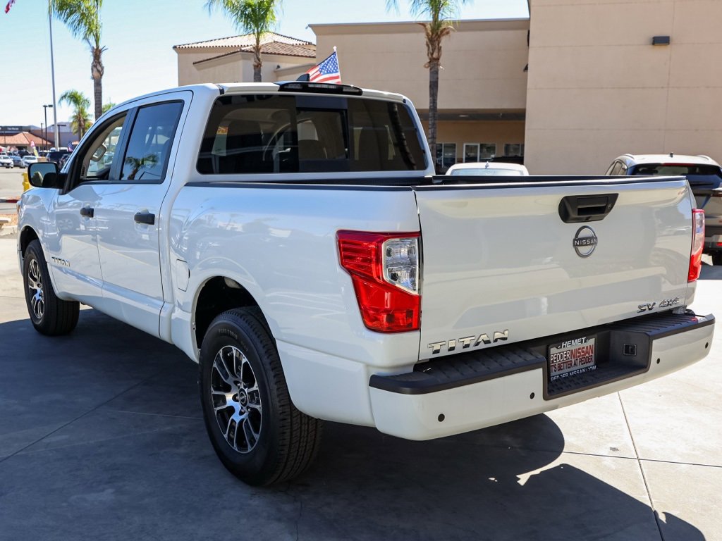 Used 2023 Nissan Titan SV image 6