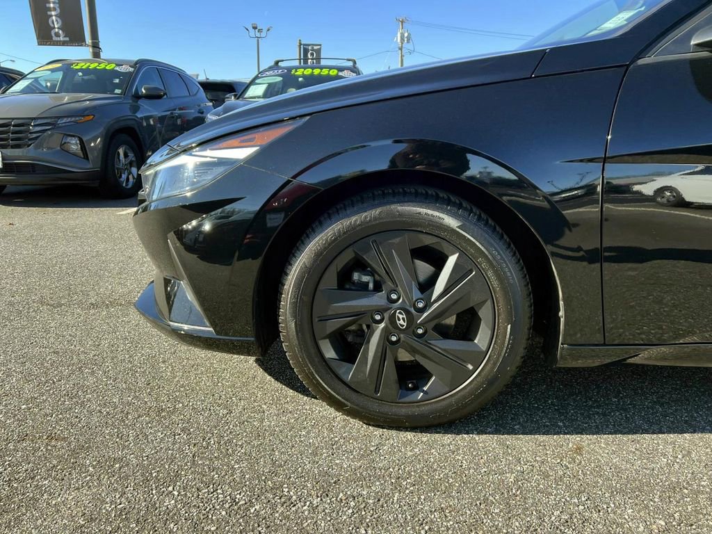 Certified 2022 Hyundai Elantra SEL image 8