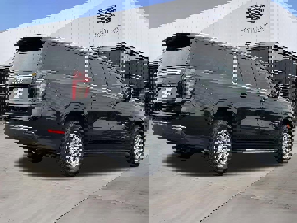 Used 2023 Chevrolet Suburban LT w/ Luxury Package AWD/4WD image 7