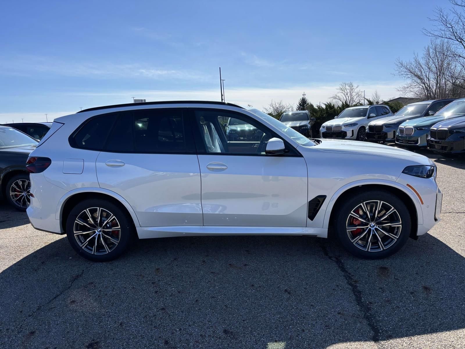 New 2026 BMW X5 xDrive50e image 4