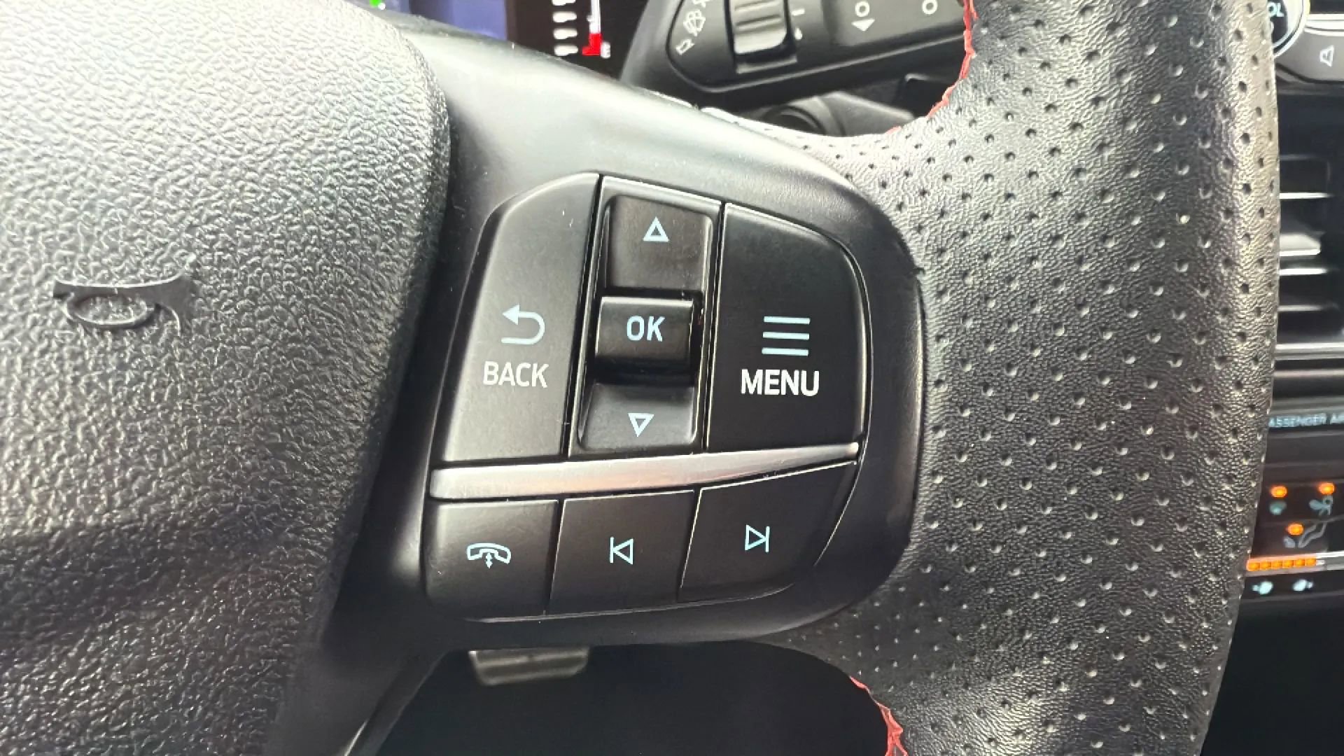 Used 2023 Ford Escape ST-Line image 11