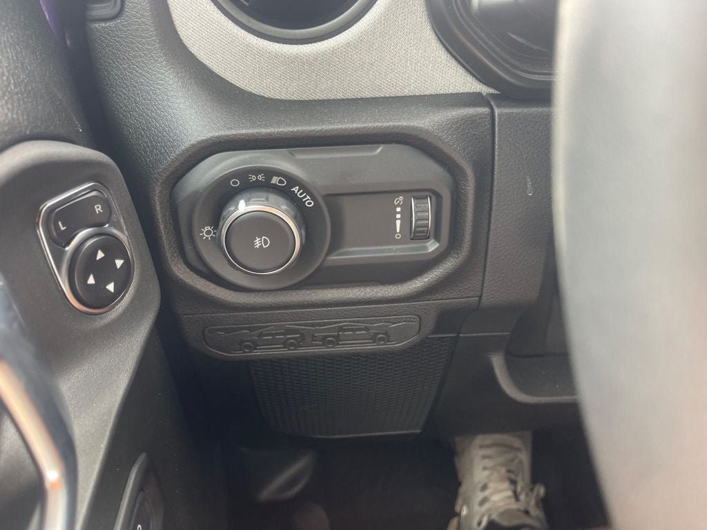 Used 2026 Jeep Wrangler Unlimited Sport AWD/4WD image 21