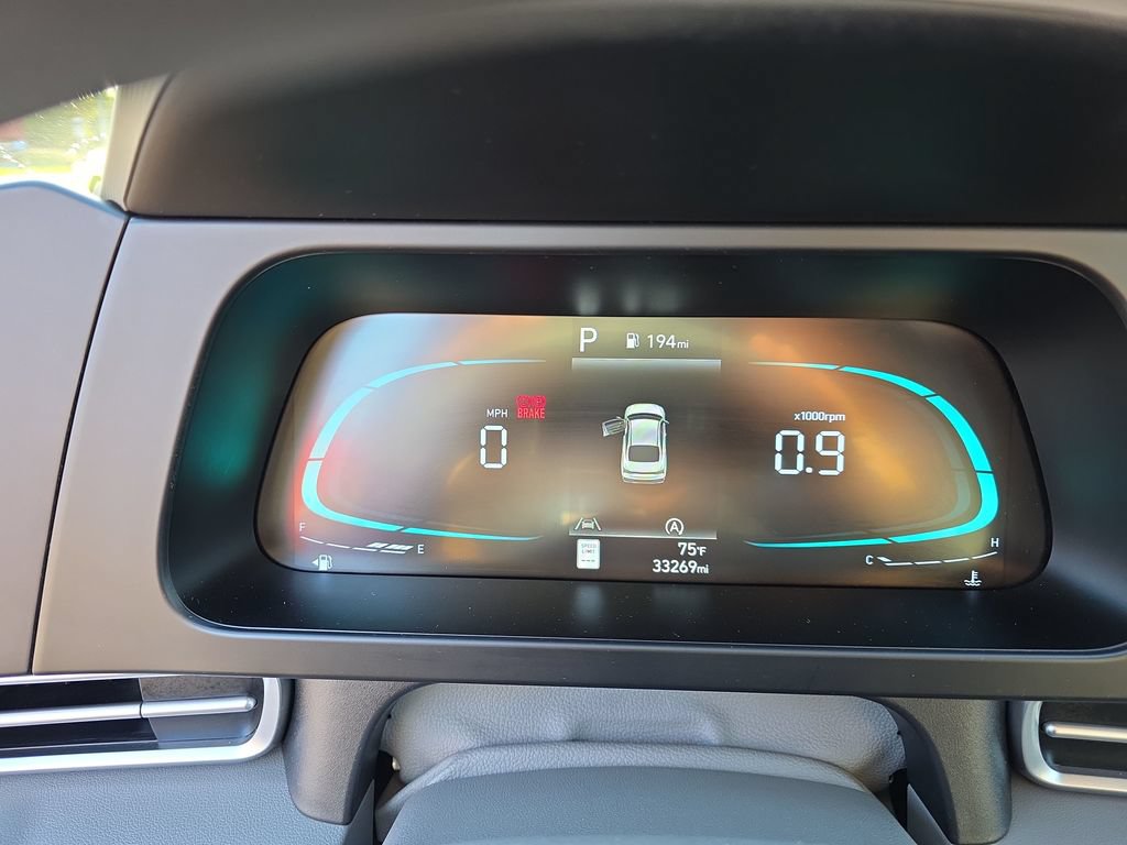 Used 2025 Hyundai Elantra SE FWD image 14
