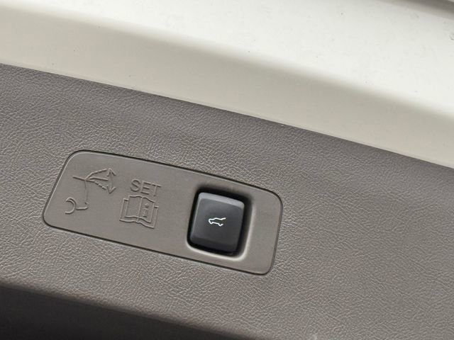 Used 2023 Lincoln Corsair AWD w/ Equipment Group 101A image 28