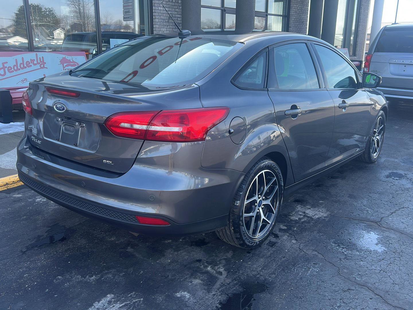 Used 2018 Ford Focus SEL w/ Cold Weather Package image 4