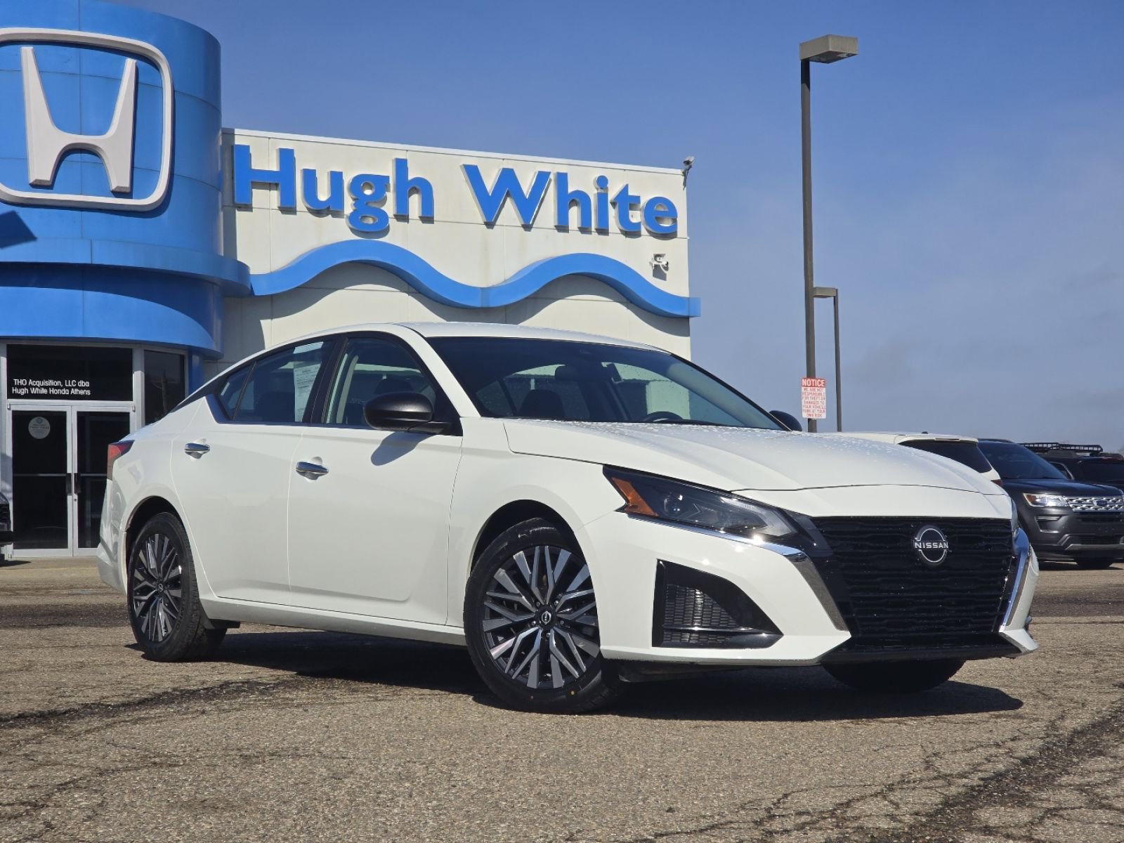 Used 2025 Nissan Altima 2.5 SV image 2