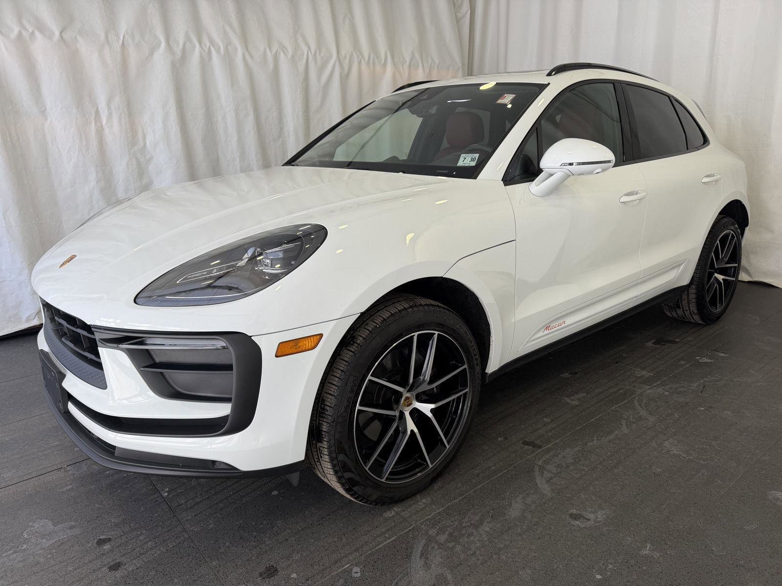 Used 2025 Porsche Macan image 1