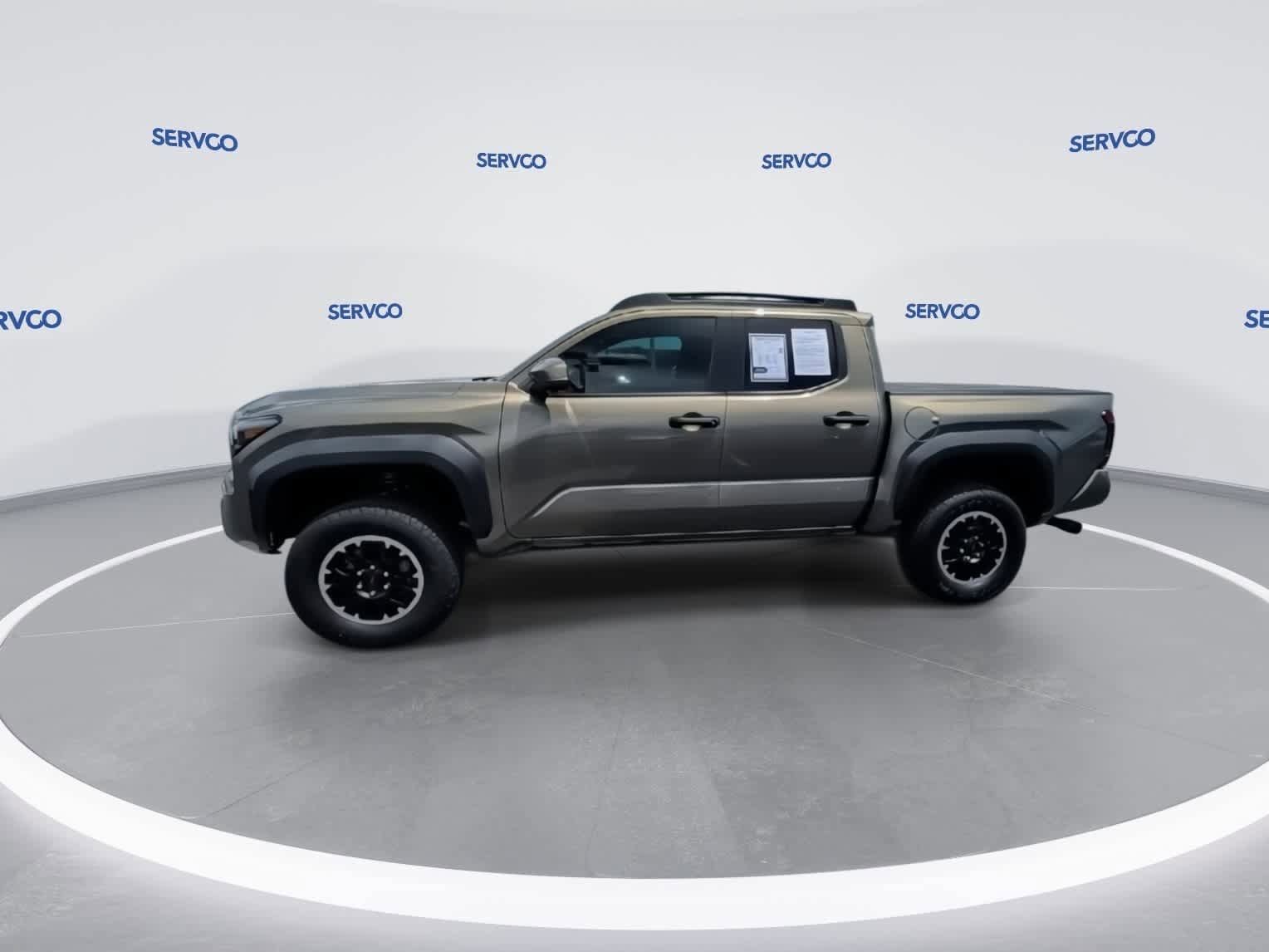 Used 2024 Toyota Tacoma TRD Off-Road AWD/4WD image 4