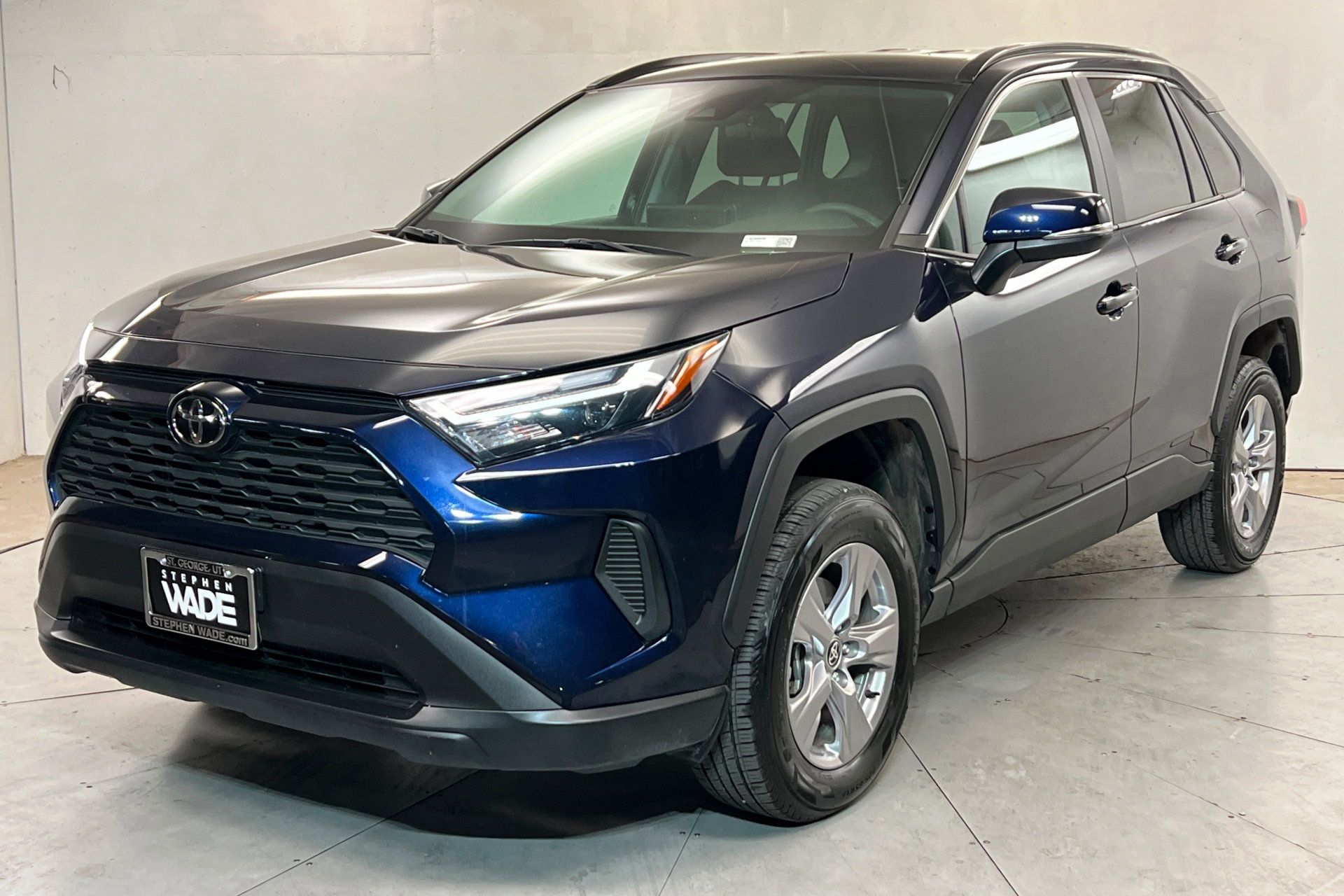 Used 2025 Toyota RAV4 XLE AWD/4WD image 1