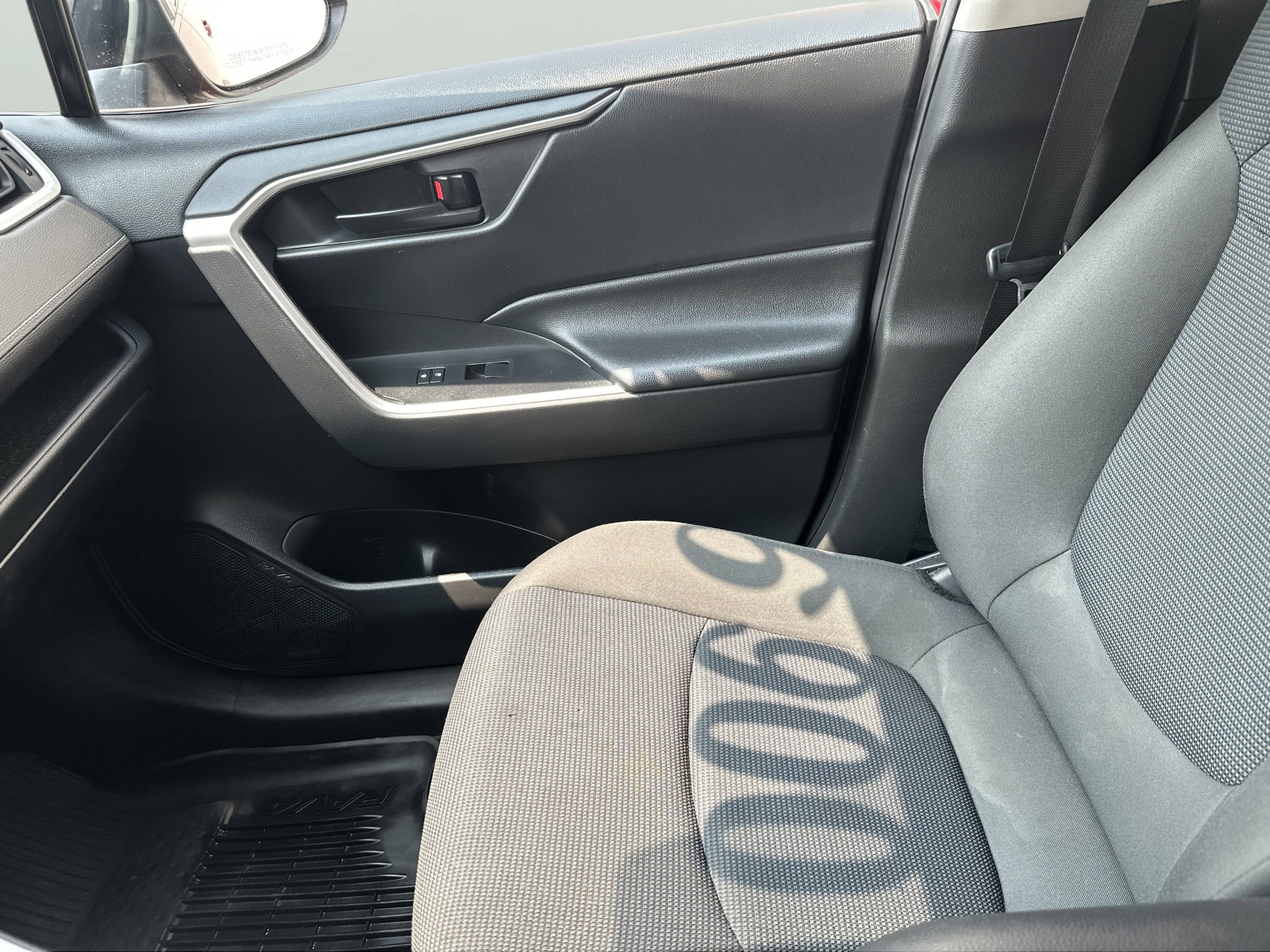 Used 2023 Toyota RAV4 LE image 21