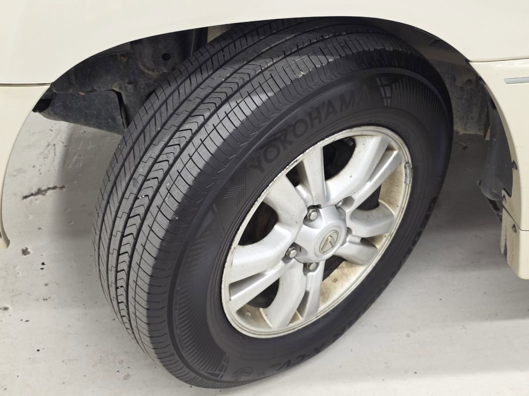 Used 2004 Lexus LX 470 4WD image 40