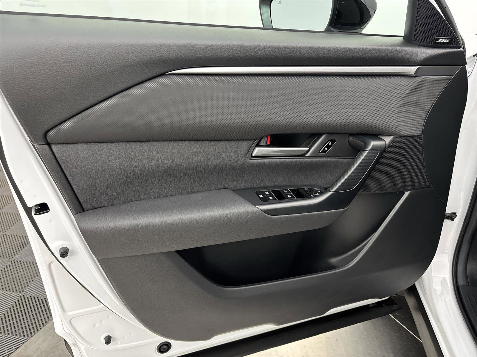 Used 2025 MAZDA CX-50 AWD 2.5 S w/ Premium Package image 26