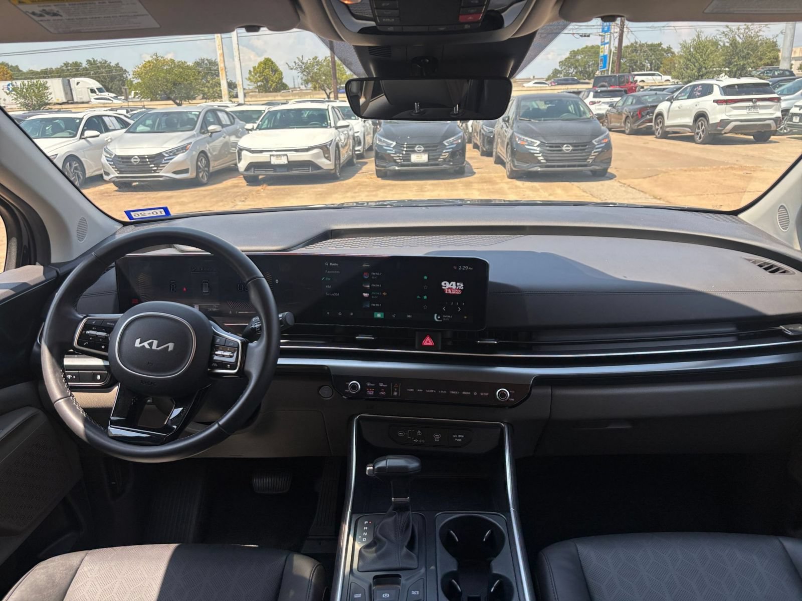Used 2026 Kia Carnival FWD image 31