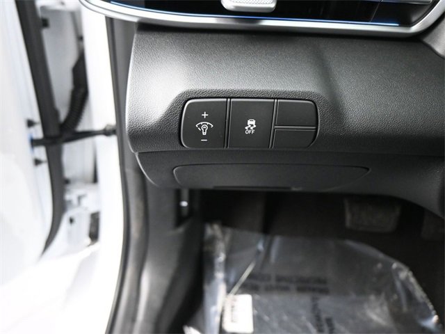 New 2026 Hyundai Elantra Limited image 17