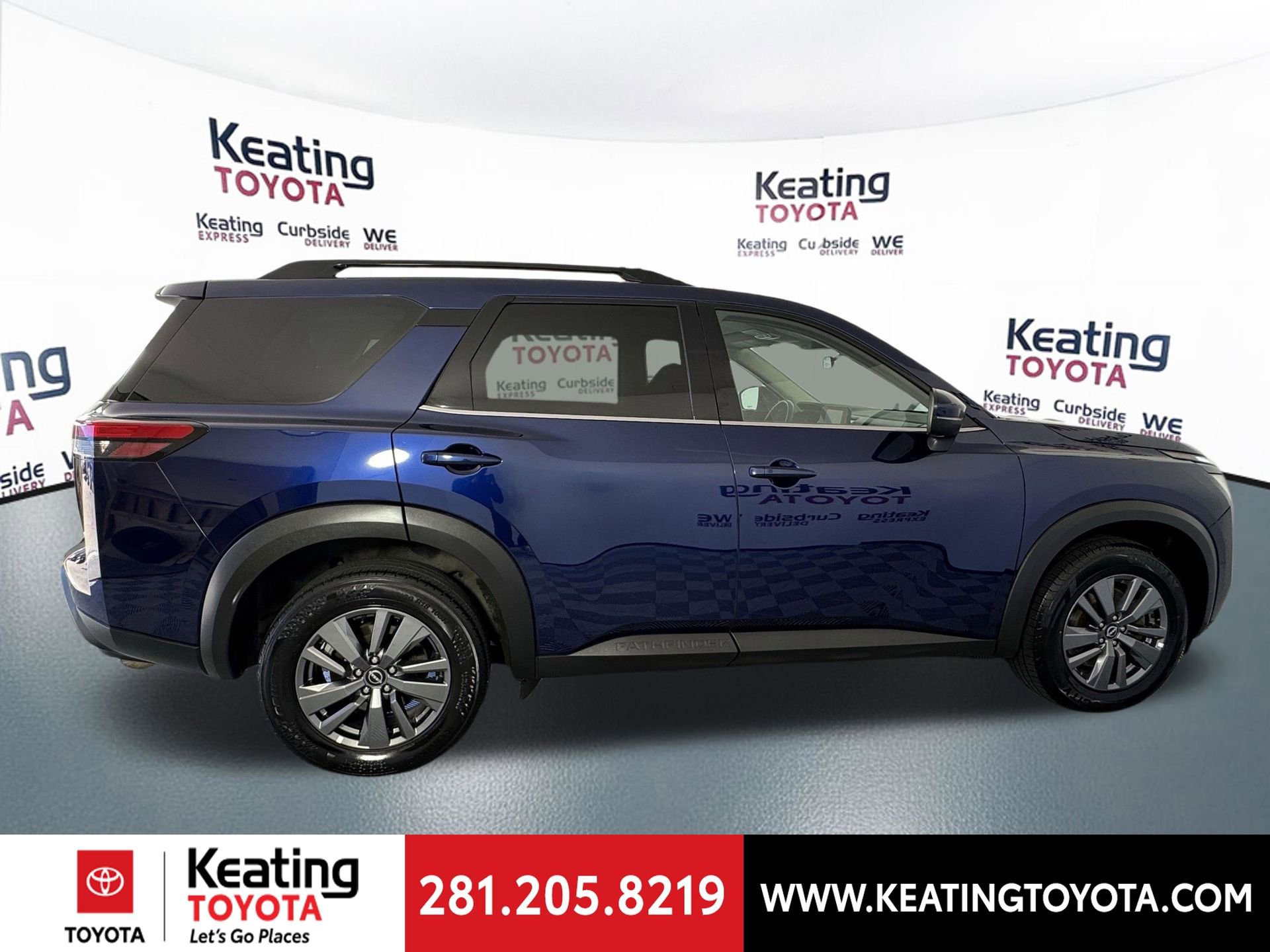 Used 2024 Nissan Pathfinder SV image 4