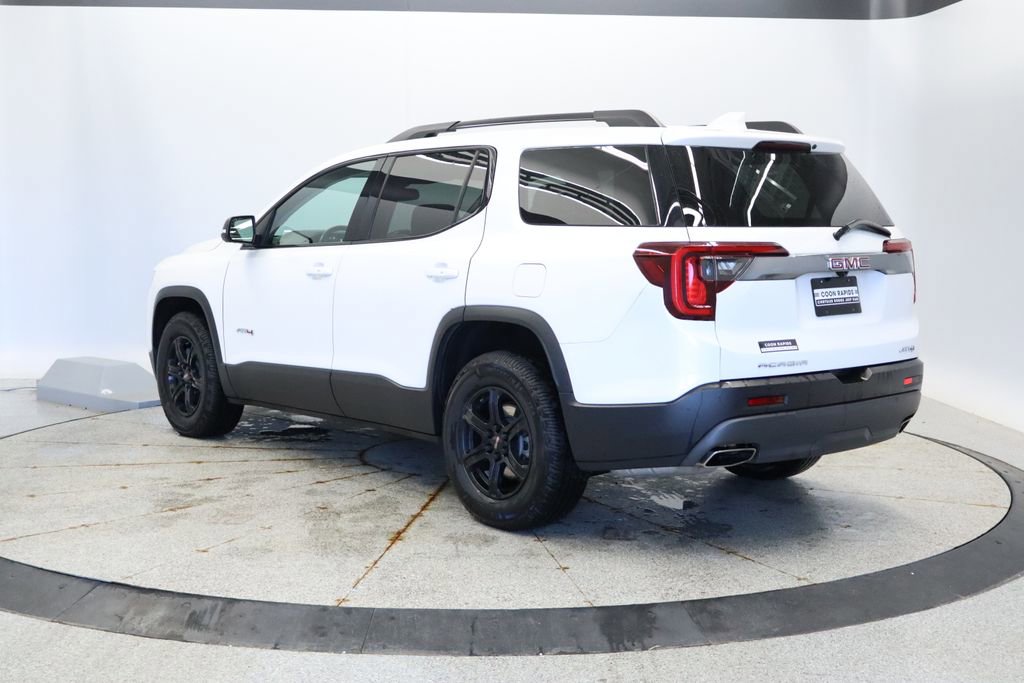 Used 2022 GMC Acadia AT4 w/ Technology Package AWD/4WD image 3
