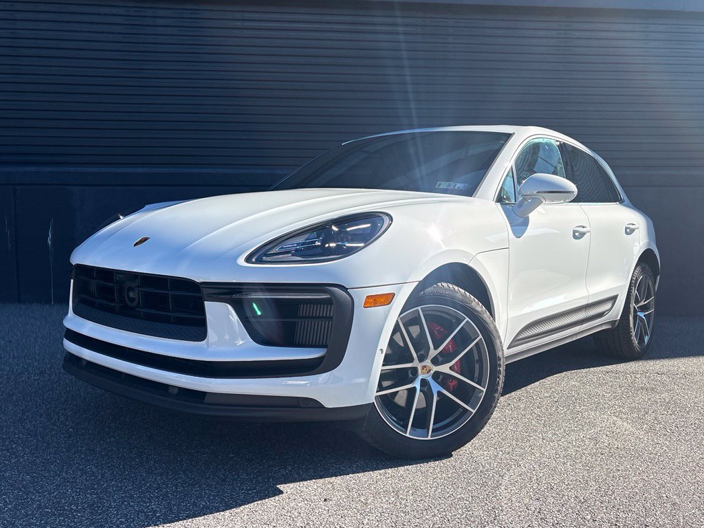 Certified 2023 Porsche Macan S AWD/4WD image 1