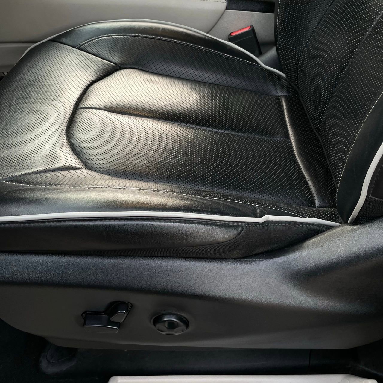 Used 2023 Chrysler Pacifica Limited image 21