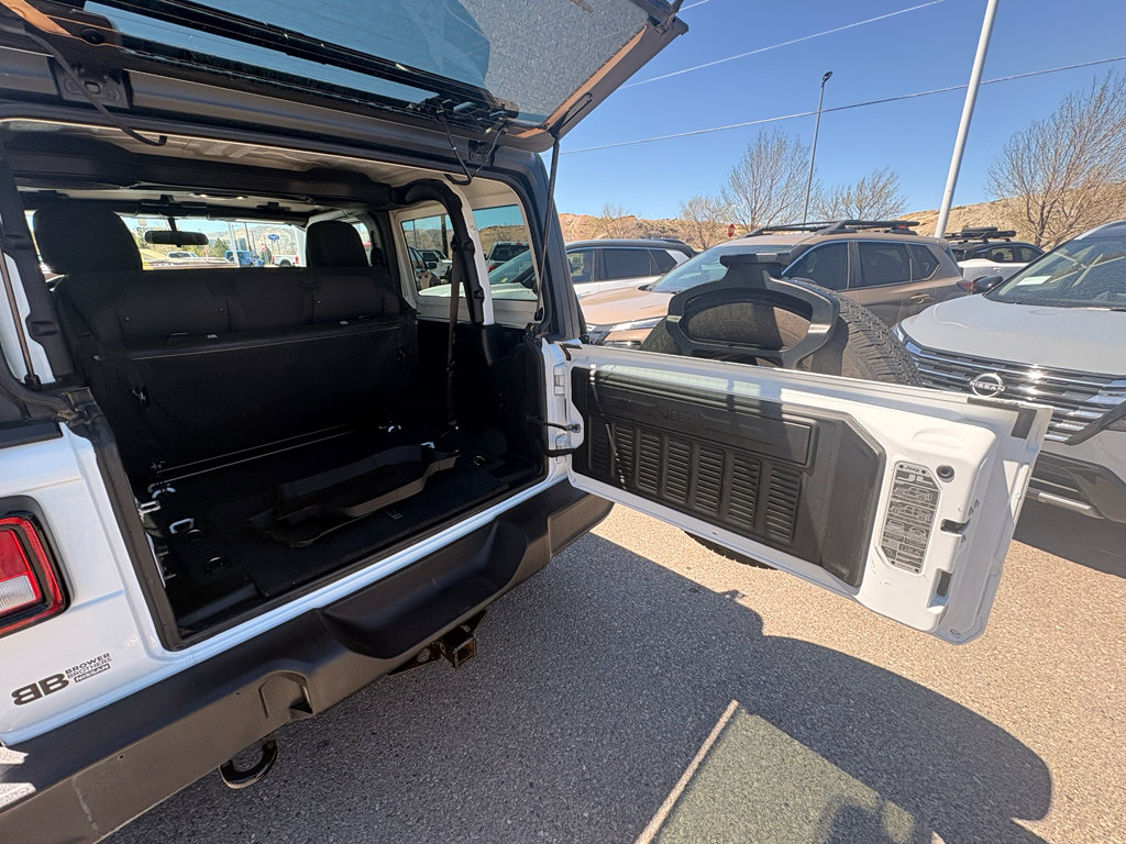 Used 2022 Jeep Wrangler Sport AWD/4WD image 10