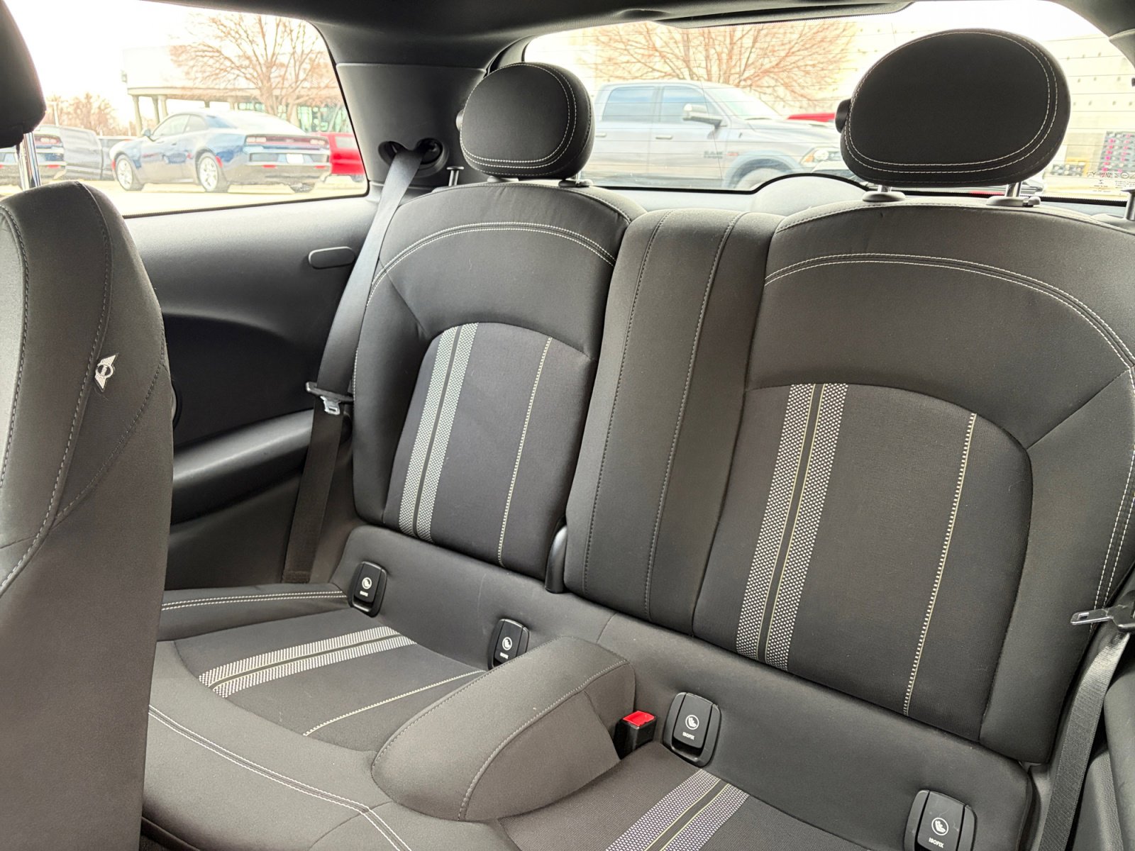 Used 2015 MINI Cooper 2-Door Hardtop image 23