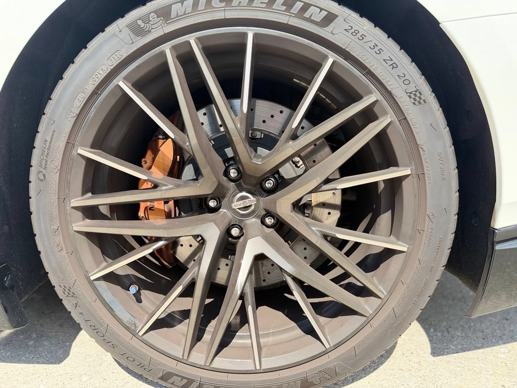 Used 2020 Nissan GT-R Premium AWD/4WD image 10