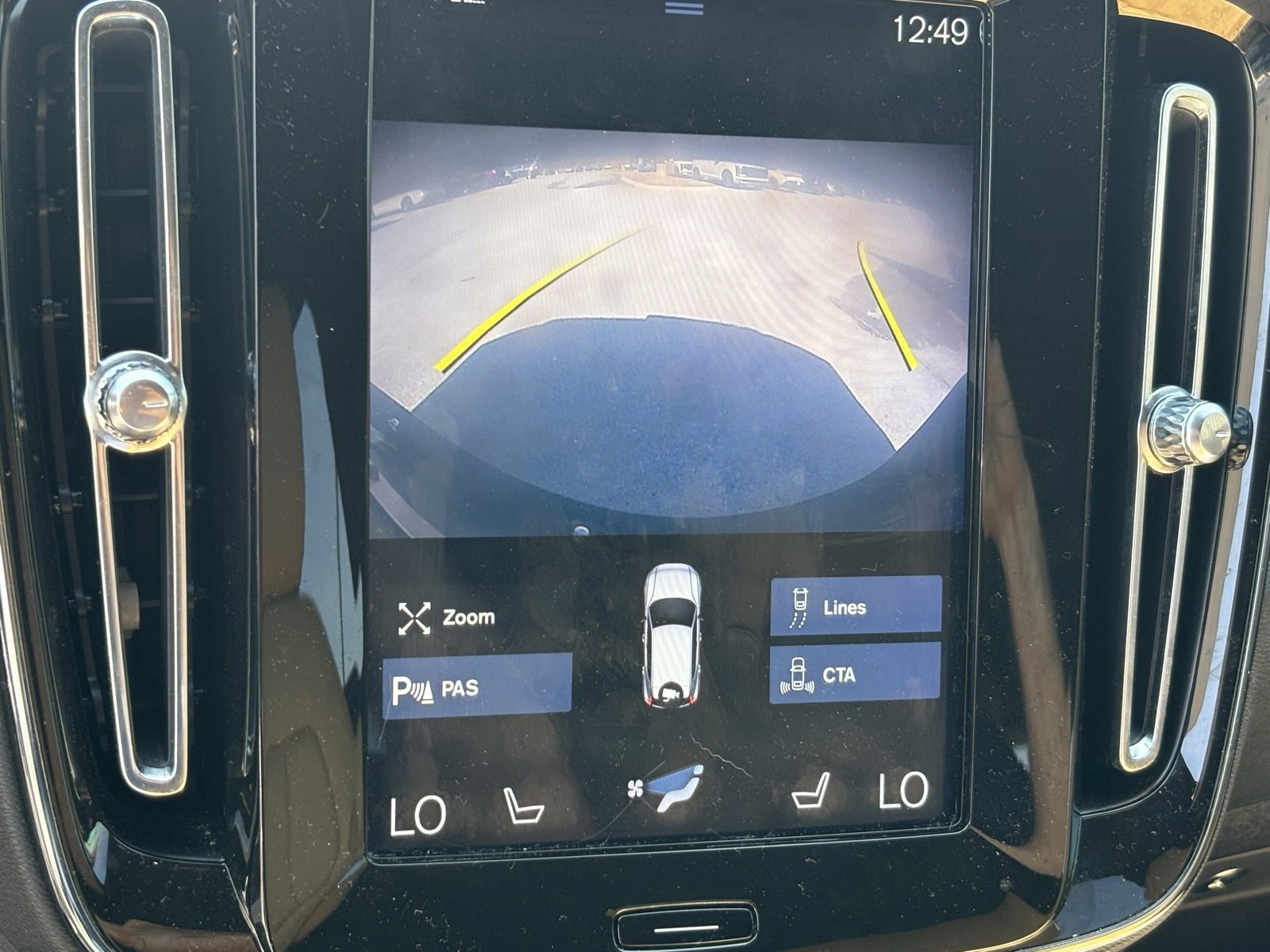 Used 2020 Volvo XC40 T5 Momentum w/ Protection Package Premier image 9