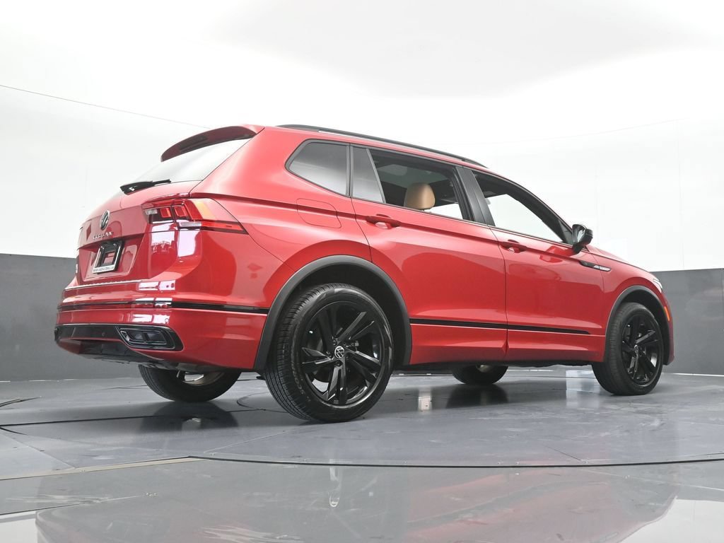 Used 2024 Volkswagen Tiguan SE R-Line FWD image 65