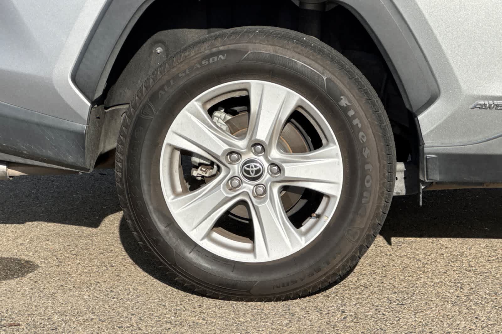 Used 2021 Toyota RAV4 XLE AWD/4WD image 20
