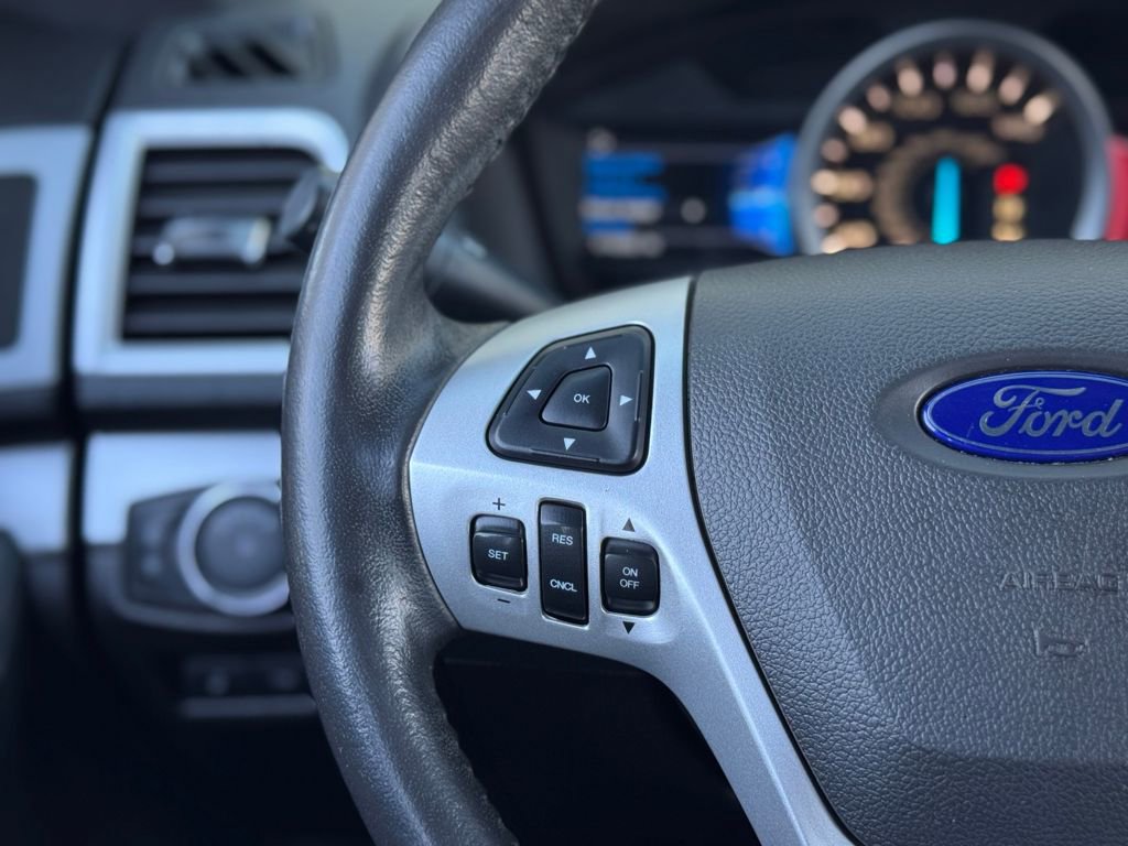 Used 2015 Ford Explorer XLT w/ Equipment Group 202A image 7