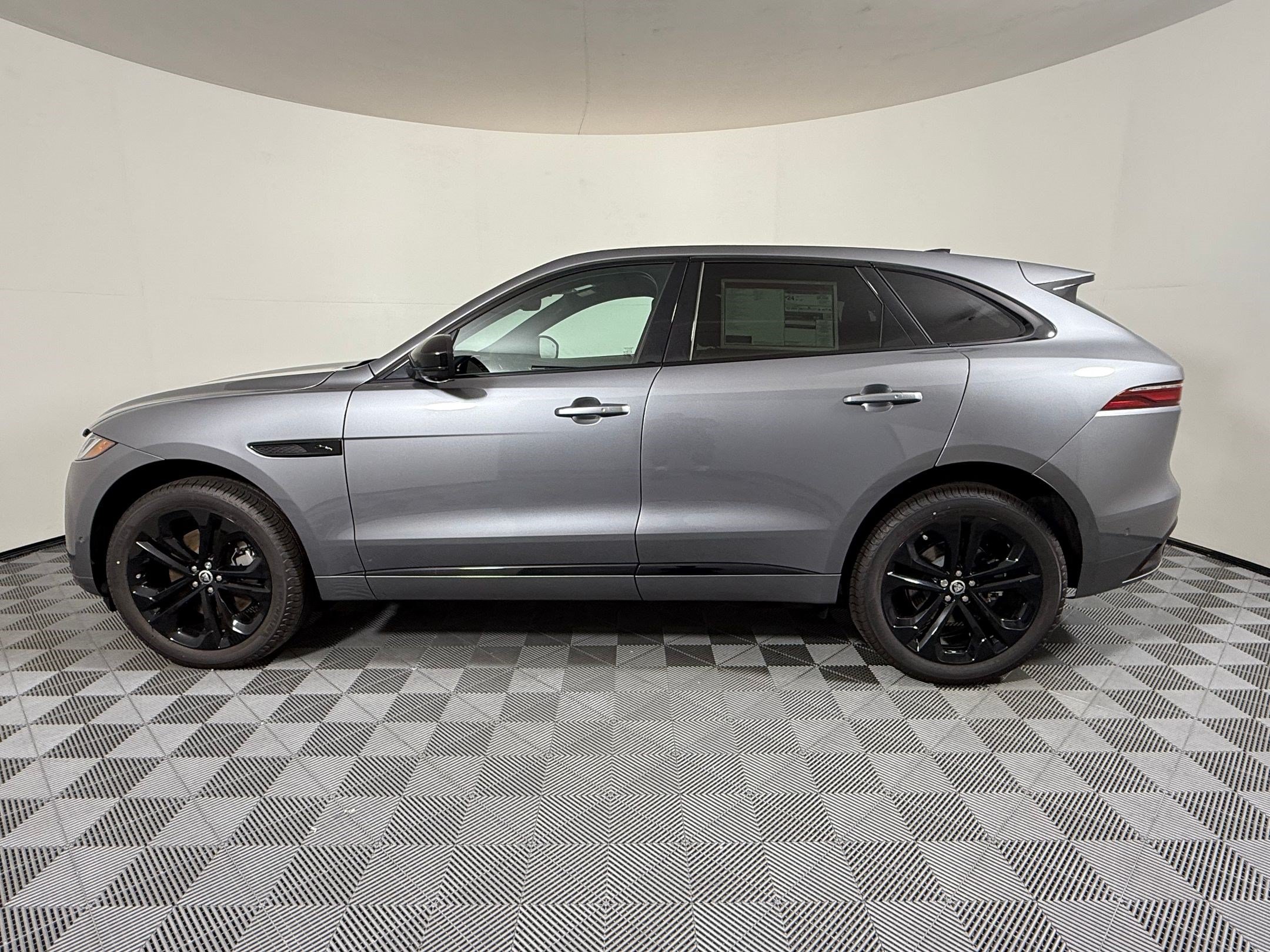 New 2026 Jaguar F-PACE R-Dynamic S AWD/4WD image 2