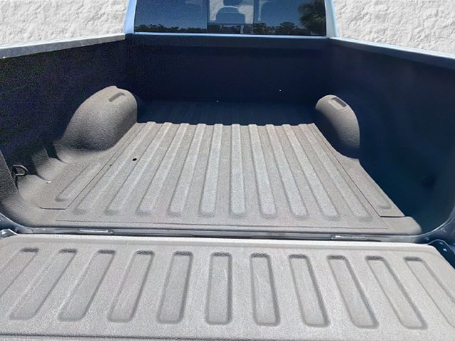 Used 2025 RAM 1500 Laramie w/ Sport Appearance Package AWD/4WD image 12
