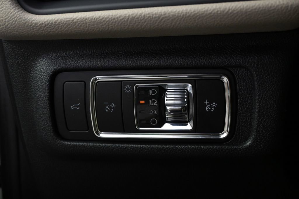 New 2026 Lincoln Corsair Premiere image 24