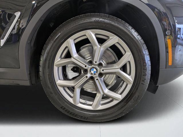Used 2022 BMW X4 xDrive30i w/ Parking Assistance Package AWD/4WD image 10