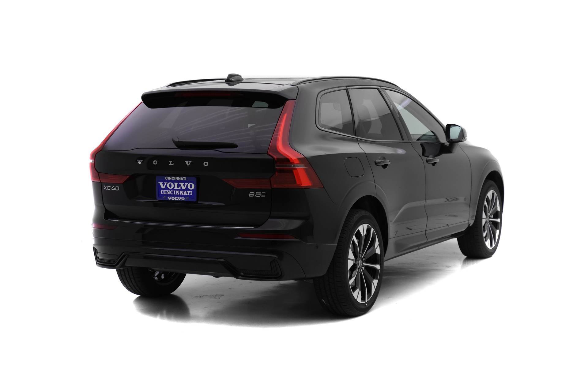 New 2026 Volvo XC60 B5 Plus w/ Protection Package Premier image 4