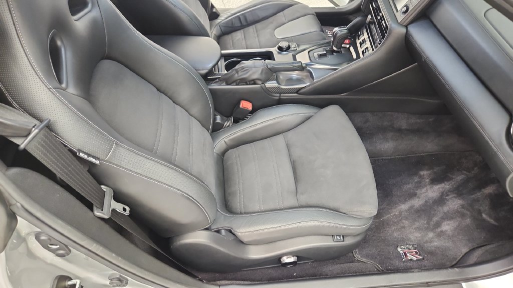 Used 2020 Nissan GT-R Premium AWD/4WD image 47